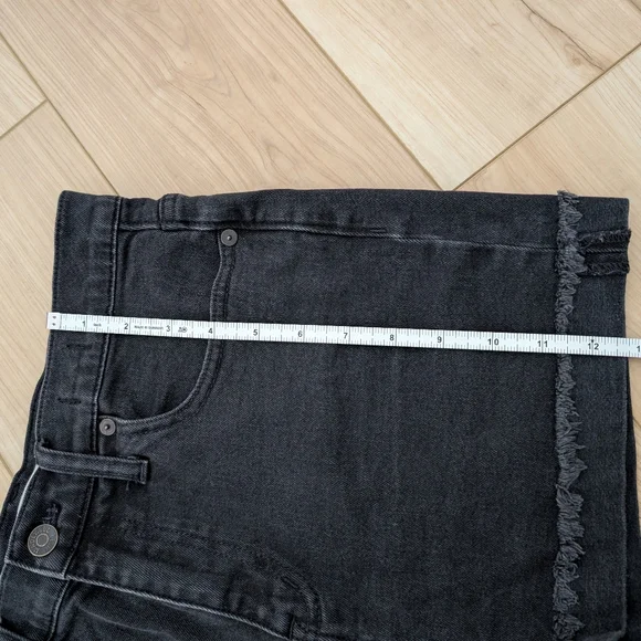 Madewell Women's High Rise Black Denim Shorts - Picture 9 of 11